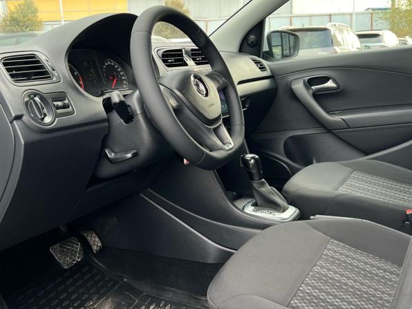 Volkswagen Polo V Рестайлинг с пробегом 2018 года, цена 1 099 000 рублей, 149178 км, седан, Автокод Объявления
