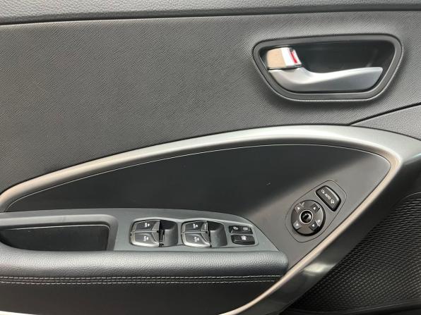 Hyundai Santa Fe III Рестайлинг с пробегом 2018 года, цена 2 350 000 рублей, 99718 км, внедорожник, Автокод Объявления