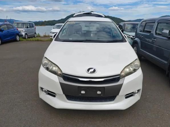 Toyota Wish II Рестайлинг с пробегом 2016 года, цена 1 600 000 рублей, 86892 км, минивэн, Автокод Объявления