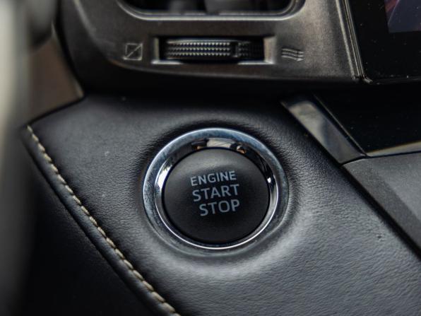 Toyota RAV4 IV (XA40) Рестайлинг с пробегом 2019 года, цена 2 468 000 рублей, 109100 км, внедорожник, Автокод Объявления