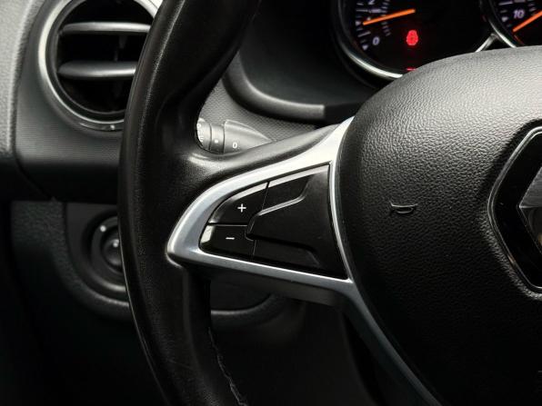 Renault Sandero II Рестайлинг с пробегом 2018 года, цена 1 069 000 рублей, 100773 км, хэтчбек, Автокод Объявления
