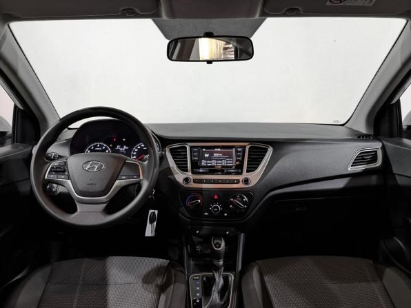 Hyundai Solaris II Рестайлинг с пробегом 2022 года, цена 1 690 000 рублей, 51771 км, седан, Автокод Объявления