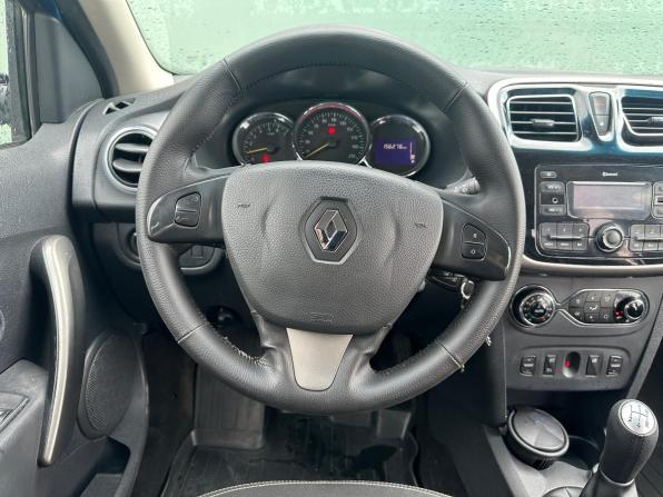 Renault Logan II с пробегом 2017 года, цена 610 000 рублей, 156276 км, седан, Автокод Объявления