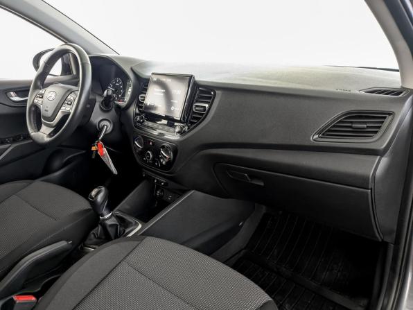 Hyundai Solaris II Рестайлинг с пробегом 2021 года, цена 1 469 000 рублей, 56352 км, седан, Автокод Объявления
