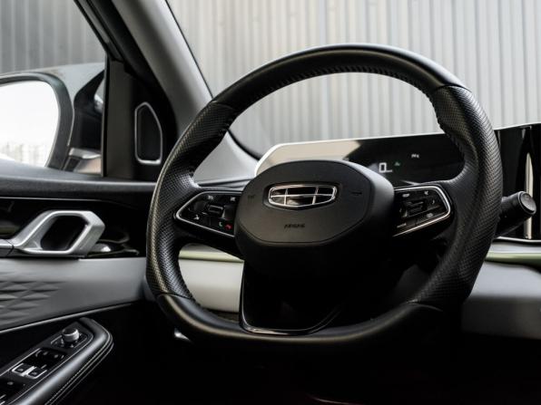 Geely Coolray I Рестайлинг с пробегом 2023 года, цена 2 090 000 рублей, 24756 км, внедорожник, Автокод Объявления