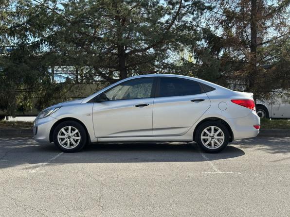 Hyundai Solaris I с пробегом 2013 года, цена 700 000 рублей, 115741 км, седан, Автокод Объявления