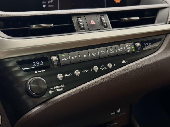 Lexus ES VII с пробегом 2019 года, цена 3 498 000 рублей, 139935 км, седан, Автокод Объявления