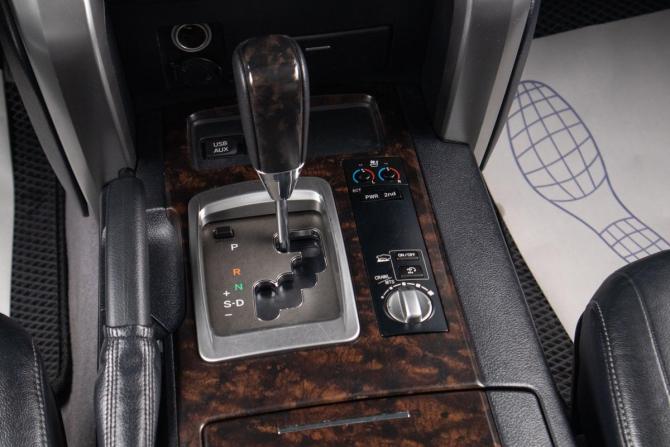 Toyota Land Cruiser 200 Series Рестайлинг 1 с пробегом 2013 года, цена 3 899 000 рублей, 288584 км, внедорожник, Автокод Объявления
