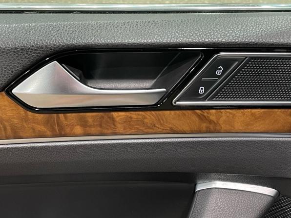 Volkswagen Passat B8 с пробегом 2018 года, цена 2 497 000 рублей, 143605 км, универсал, Автокод Объявления