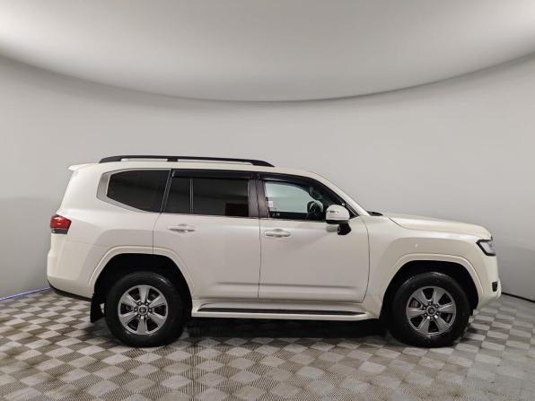 Toyota Land Cruiser 300 Series с пробегом 2022 года, цена 8 999 000 рублей, 104712 км, внедорожник, Автокод Объявления