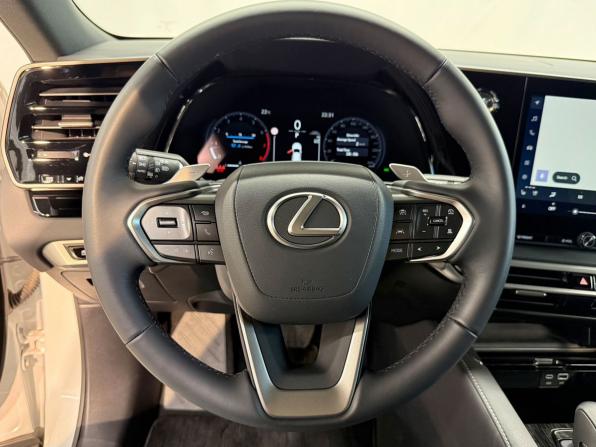 Lexus RX V с пробегом 2025 года, цена 7 935 000 рублей, 63 км, внедорожник, Автокод Объявления