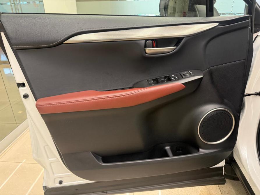 Lexus NX I Рестайлинг Челябинск  - изображение 16