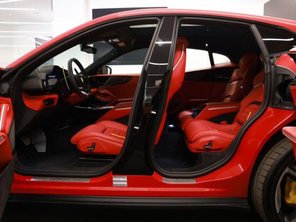 Ferrari Purosangue с пробегом 2025 года, цена 63 500 000 рублей, 69 км, внедорожник, Автокод Объявления