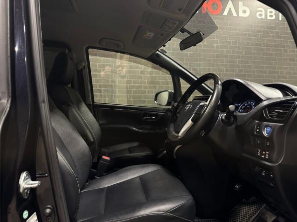 Toyota Esquire I с пробегом 2015 года, цена 1 800 000 рублей, 175336 км, минивэн, Автокод Объявления