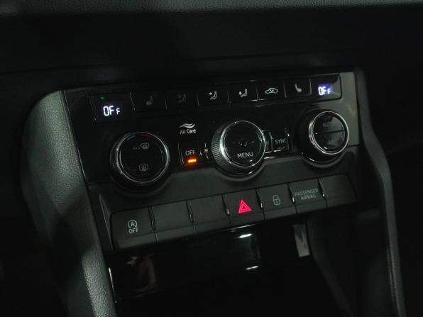 Skoda Karoq I с пробегом 2021 года, цена 2 837 000 рублей, 67483 км, внедорожник, Автокод Объявления