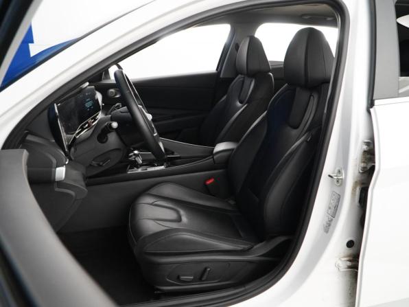 Hyundai Elantra VII (CN7) Рестайлинг с пробегом 2023 года, цена 1 987 077 рублей, 66202 км, седан, Автокод Объявления