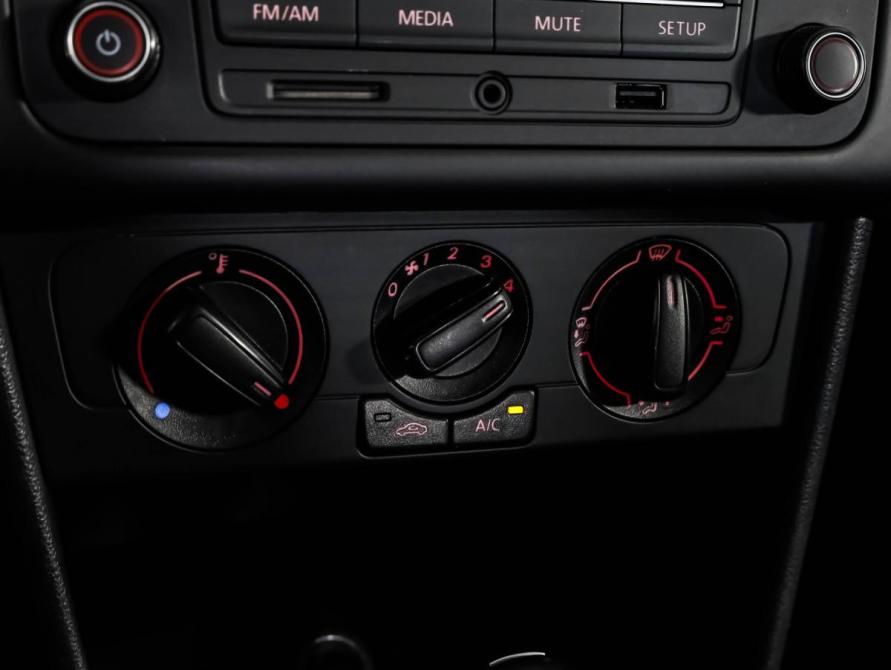 Volkswagen Polo V Рестайлинг Санкт-Петербург  - изображение 15