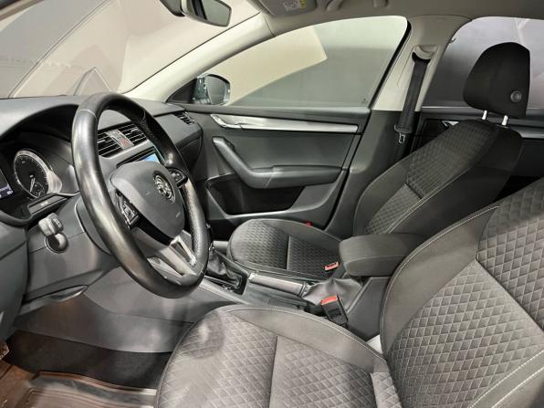 Skoda Octavia III (A7) Рестайлинг с пробегом 2018 года, цена 1 740 000 рублей, 157323 км, лифтбек, Автокод Объявления