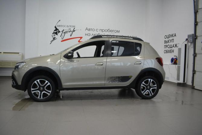 Renault Sandero II Рестайлинг с пробегом 2021 года, цена 1 399 000 рублей, 86000 км, хэтчбек, Автокод Объявления