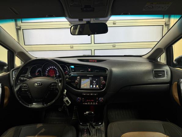 Kia Ceed II Рестайлинг с пробегом 2017 года, цена 1 397 000 рублей, 121633 км, универсал, Автокод Объявления