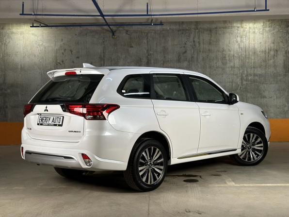 Mitsubishi Outlander III Рестайлинг 3 с пробегом 2022 года, цена 2 749 000 рублей, 30 км, внедорожник, Автокод Объявления