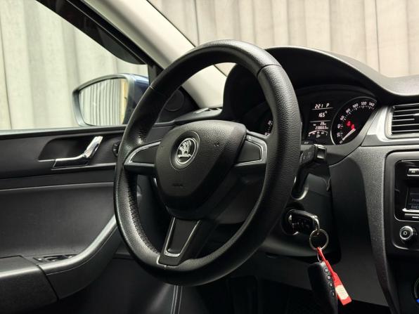 Skoda Rapid I с пробегом 2014 года, цена 799 000 рублей, 238000 км, лифтбек, Автокод Объявления