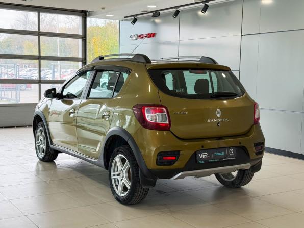 Renault Sandero II с пробегом 2015 года, цена 1 177 000 рублей, 83664 км, хэтчбек, Автокод Объявления
