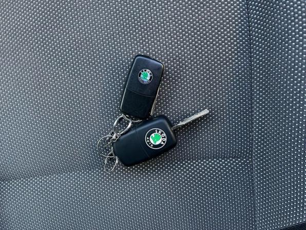 Skoda Fabia II с пробегом 2009 года, цена 390 000 рублей, 219767 км, хэтчбек, Автокод Объявления