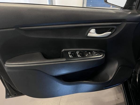 Kia Rio IV с пробегом 2017 года, цена 1 313 000 рублей, 163937 км, седан, Автокод Объявления