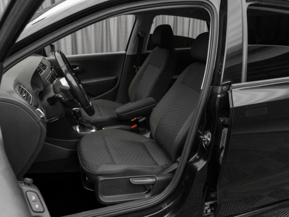 Volkswagen Polo V Рестайлинг с пробегом 2019 года, цена 1 250 000 рублей, 162019 км, седан, Автокод Объявления