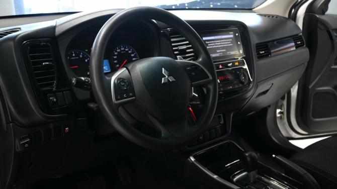 Mitsubishi Outlander III Рестайлинг 3 с пробегом 2018 года, цена 1 550 000 рублей, 100900 км, внедорожник, Автокод Объявления