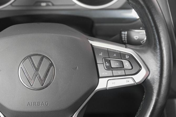 Volkswagen Tiguan II Рестайлинг с пробегом 2021 года, цена 2 849 000 рублей, 54700 км, внедорожник, Автокод Объявления