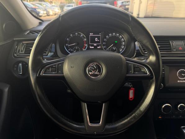 Skoda Rapid I с пробегом 2015 года, цена 799 000 рублей, 182299 км, лифтбек, Автокод Объявления