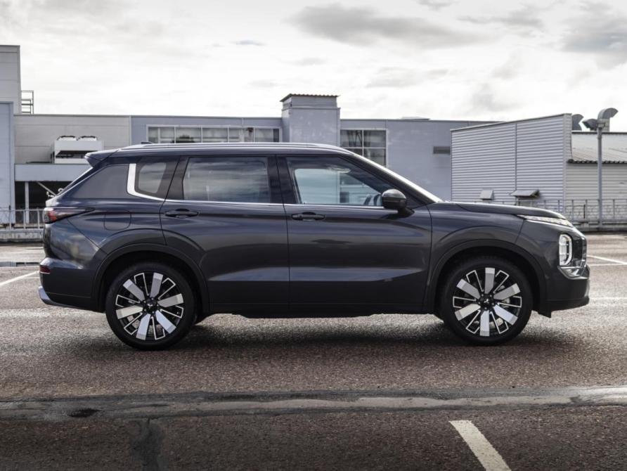 Mitsubishi Outlander IV Рестайлинг Москва  - изображение 4