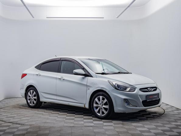 Hyundai Solaris I с пробегом 2012 года, цена 640 000 рублей, 301194 км, седан, Автокод Объявления