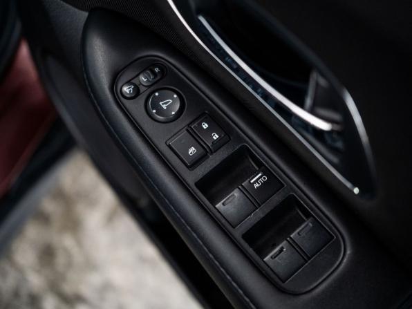 Honda Vezel I с пробегом 2014 года, цена 1 390 300 рублей, 164599 км, внедорожник, Автокод Объявления