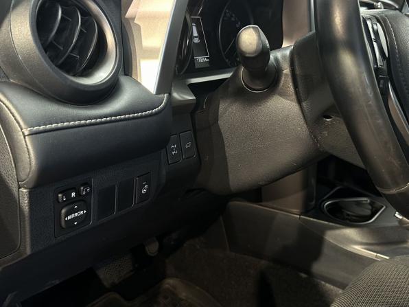 Toyota RAV4 IV (XA40) Рестайлинг с пробегом 2018 года, цена 2 450 000 рублей, 170554 км, внедорожник, Автокод Объявления