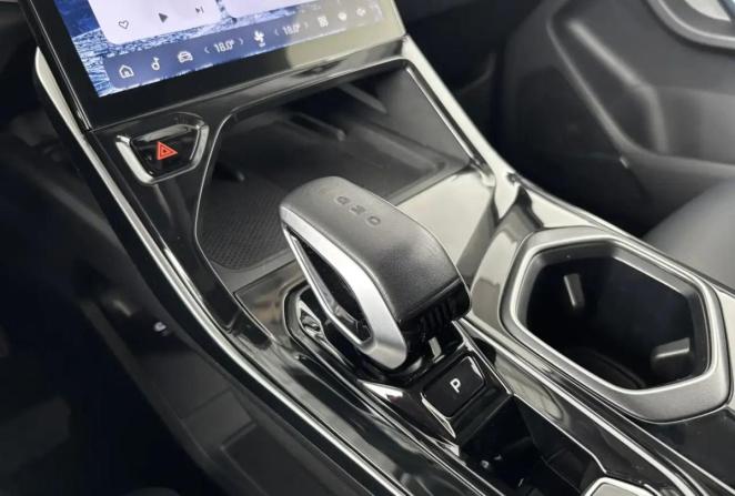 Geely Atlas II с пробегом 2024 года, цена 2 695 000 рублей, 28004 км, внедорожник, Автокод Объявления