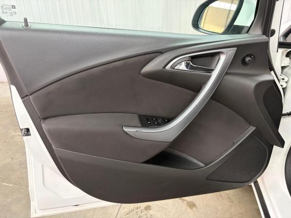Opel Astra J Рестайлинг с пробегом 2013 года, цена 797 000 рублей, 190319 км, хэтчбек, Автокод Объявления