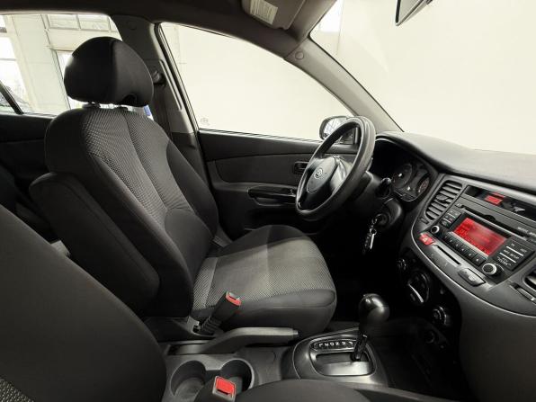 Kia Rio II Рестайлинг с пробегом 2010 года, цена 390 000 рублей, 301844 км, хэтчбек, Автокод Объявления
