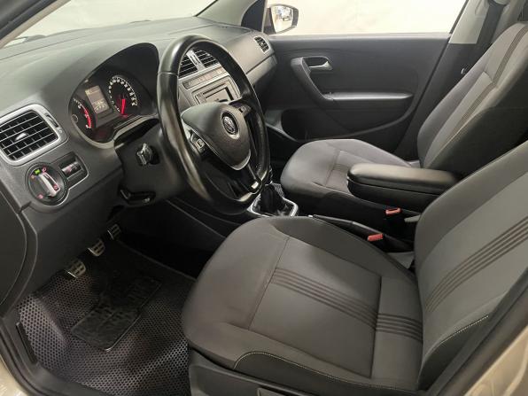 Volkswagen Polo V Рестайлинг с пробегом 2016 года, цена 1 099 000 рублей, 71268 км, седан, Автокод Объявления