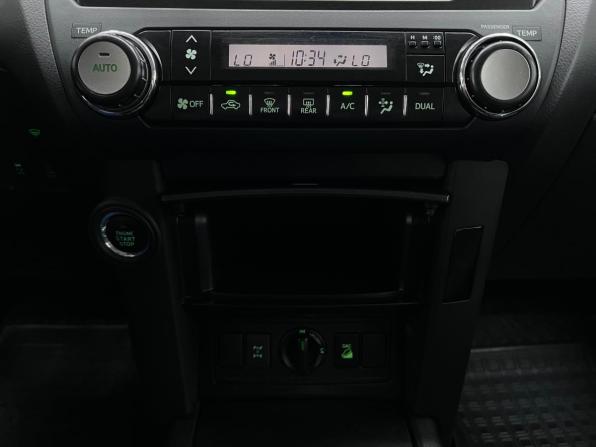 Toyota Land Cruiser Prado 150 Series Рестайлинг 1 с пробегом 2016 года, цена 3 940 000 рублей, 189161 км, внедорожник, Автокод Объявления