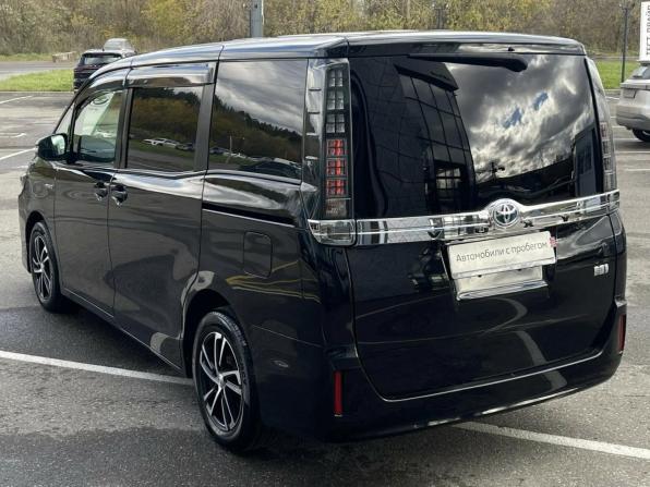 Toyota Voxy III (R80) с пробегом 2015 года, цена 1 785 000 рублей, 152470 км, минивэн, Автокод Объявления