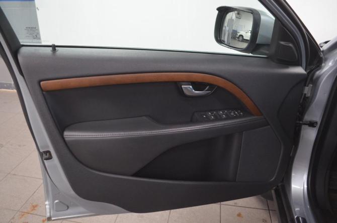 Volvo XC70 II Рестайлинг с пробегом 2014 года, цена 1 650 000 рублей, 190000 км, универсал, Автокод Объявления