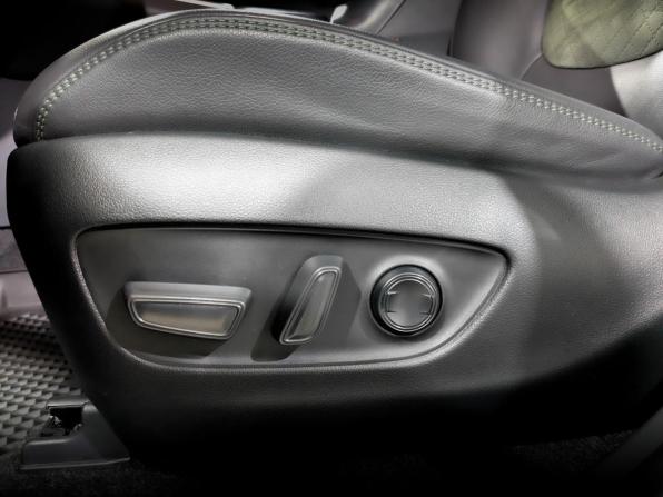 Toyota RAV4 V (XA50) с пробегом 2025 года, цена 4 100 000 рублей, 3933 км, внедорожник, Автокод Объявления