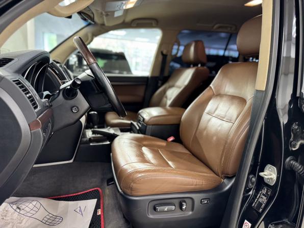 Toyota Land Cruiser 200 Series Рестайлинг 1 с пробегом 2014 года, цена 3 680 000 рублей, 253318 км, внедорожник, Автокод Объявления