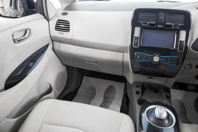 Nissan Leaf I (ZE0/AZE0) с пробегом 2011 года, цена 849 000 рублей, 112000 км, хэтчбек, Автокод Объявления