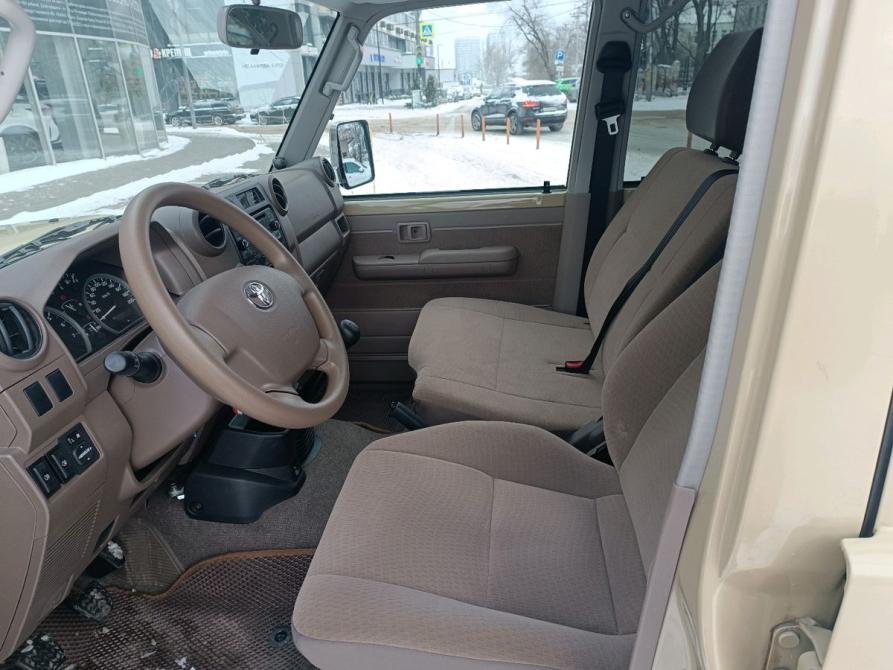 Toyota Land Cruiser 70 Series Рестайлинг 1 Ростов-на-Дону  - изображение 10