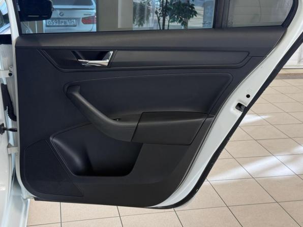 Skoda Rapid II с пробегом 2021 года, цена 1 447 000 рублей, 80000 км, лифтбек, Автокод Объявления