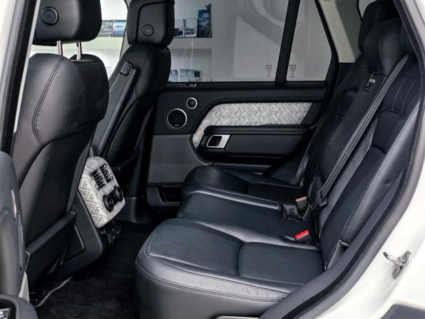 Land Rover Range Rover IV Рестайлинг с пробегом 2018 года, цена 8 500 000 рублей, 30859 км, внедорожник, Автокод Объявления